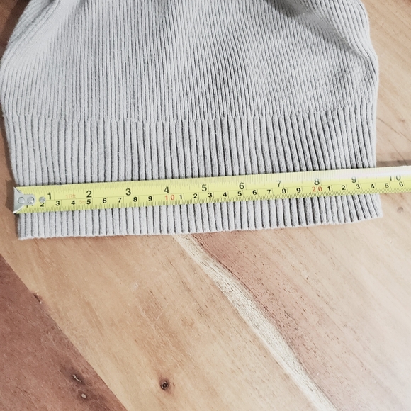 V-Neck Lightweight Ribbed Sweater In Taupe - Picture 6 of 8